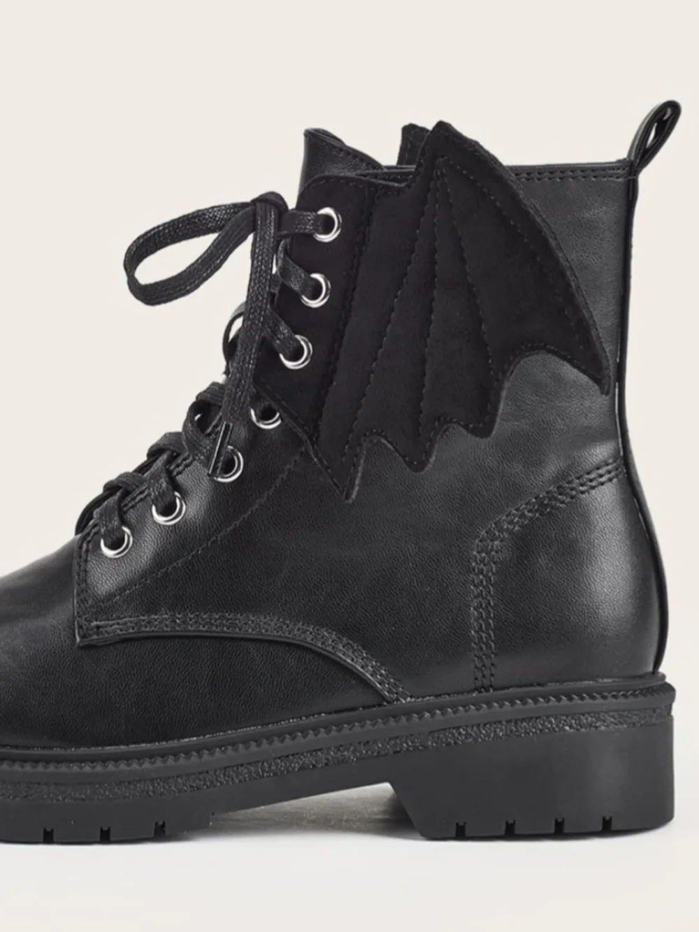 Bat Wing Combat Boots NEW 3.5 Black Lace-Up Lug Sole Ankle Smooth Vegan Leather